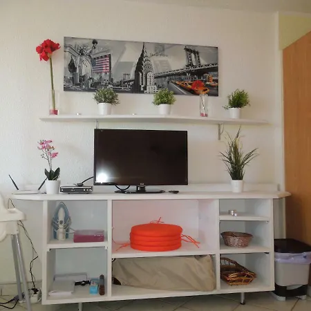 Tropical, Fantastic Close To The With Pool, Sea-view, Wifi, Sat-tv 아파트